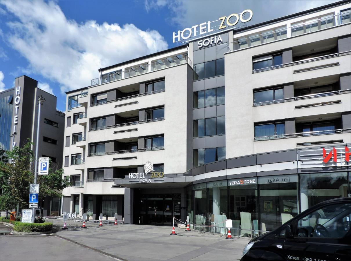 Hotel Zoo - Secured Paid Parking 4*