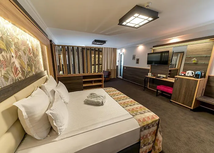 Hotel Zoo Sofia - Secured Paid Parking